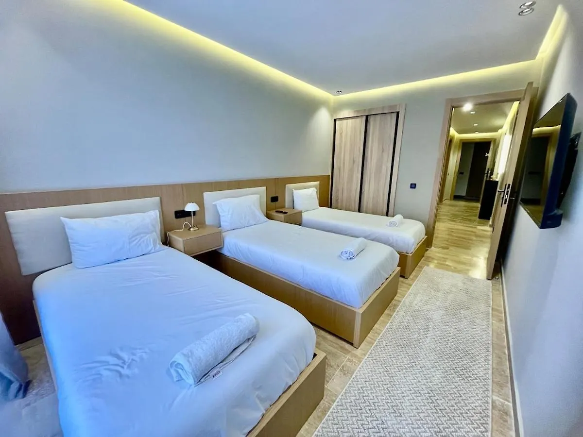 Luxurious 2Br - Steps From Carre Eden - 84Inch Tv Appartement Marrakesh